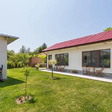 Sea Breeze I Bbq & Jacuzzi Holiday home *